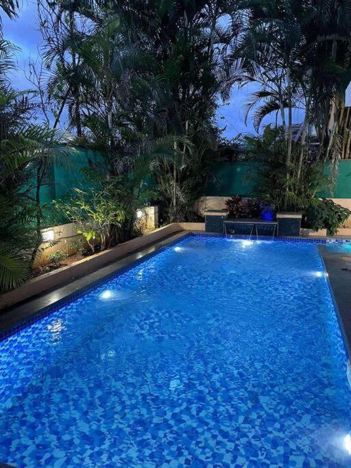 Corner House, Lonavla By Meheru-4 Bhk Villa With Pool Dış mekan fotoğraf