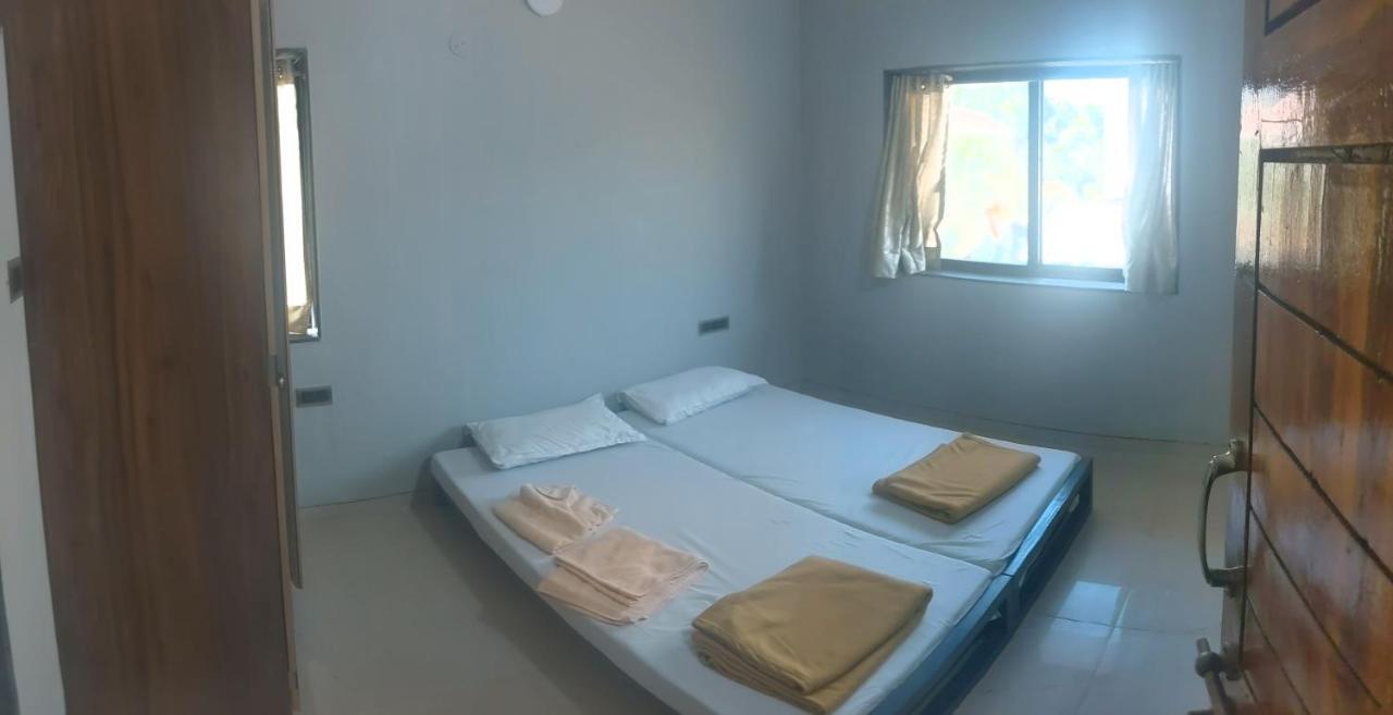 Corner House, Lonavla By Meheru-4 Bhk Villa With Pool Dış mekan fotoğraf