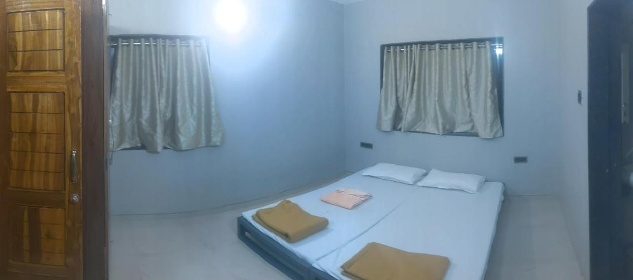 Corner House, Lonavla By Meheru-4 Bhk Villa With Pool Dış mekan fotoğraf